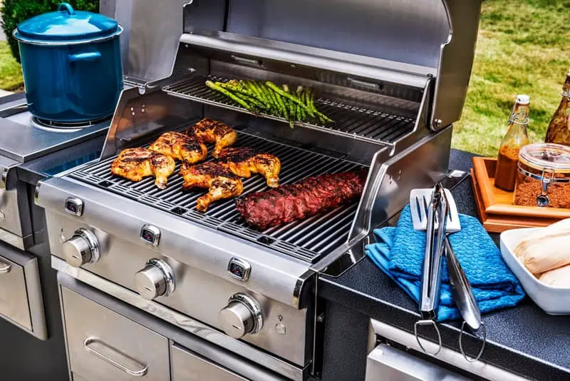 Blackstone vs Grill: Comparing Flat Top Griddles to Traditional Grills